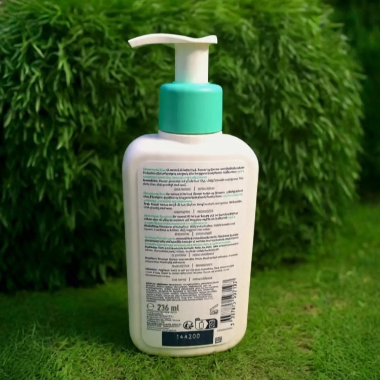 Clearer Skin, Happier You.The CeraVe Blemish Control Cleanser is a dermatologist-developed foaming gel that targets breakouts without drying out your skin. Formulated to unclog pores, remove excess oil, and calm blemishes while keeping your skin barrier healthy. Perfect for daily use.